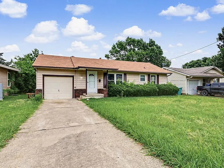 2407 N Shannon St — Photo 24