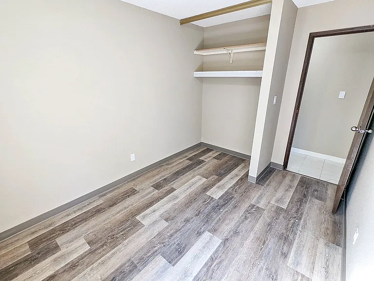 1588 Juniper — Photo 13