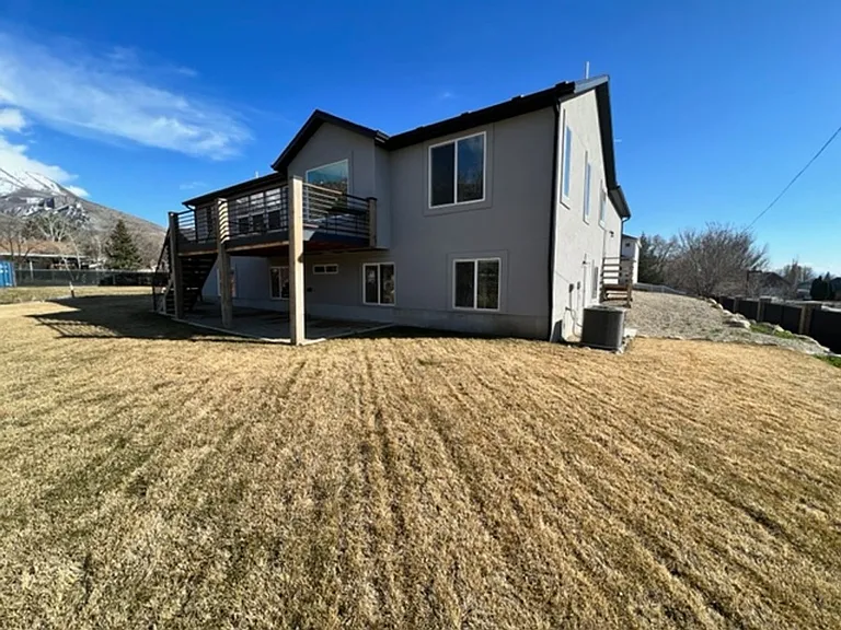 583 N 400 E — Photo 12