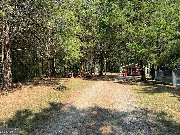 5th image of 462 Amaryllis Dr