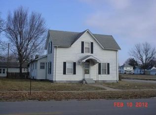 16 E 15th St, Higginsville, MO 64037