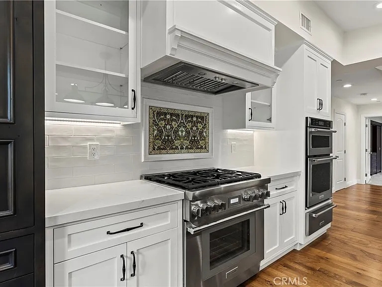 1096 Canyon View Dr — Photo 7
