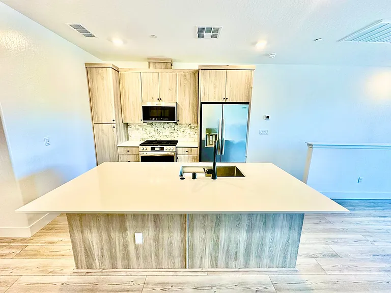 580 N Adler Ln — Photo 14