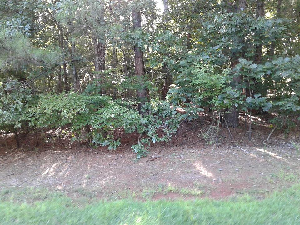 1st image of 4 Jamestown Ln