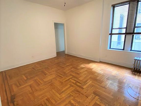 4th image of 2526 44th St APT B1