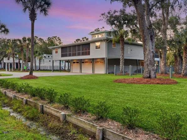 71 City Park Ave, Sopchoppy, FL 32355