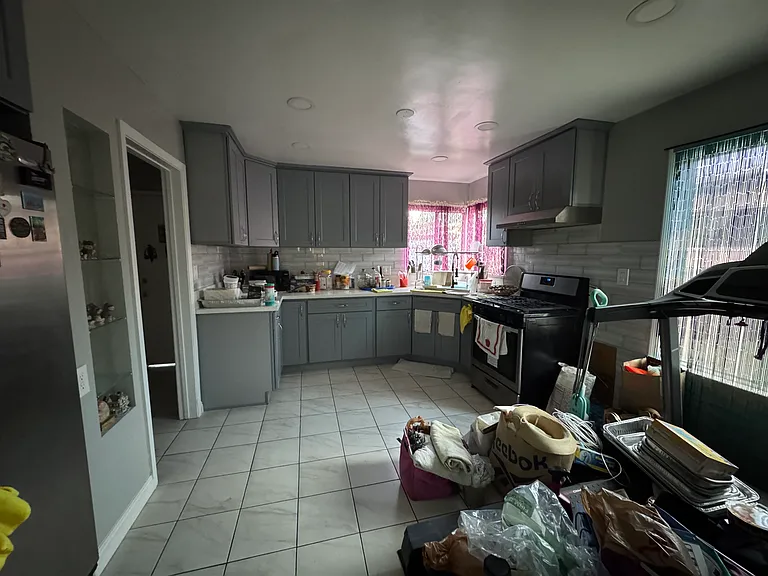 5662 Myrtle Ave — Photo 4