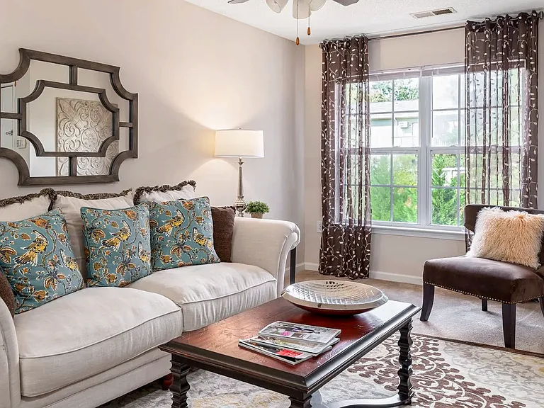 Madison Heights Luxury Apartments — Photo 45