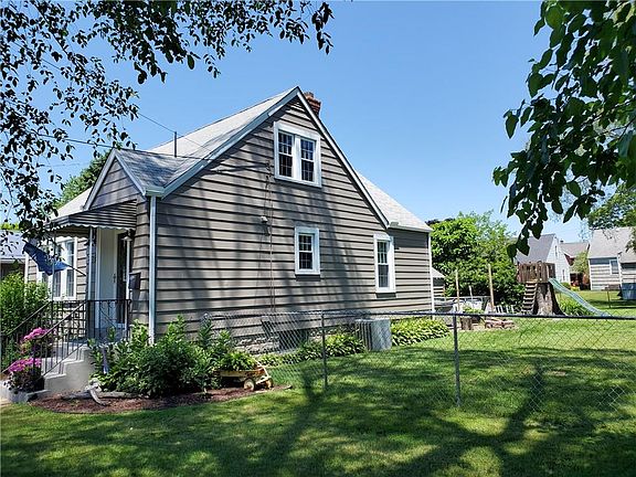 2nd image of 2921 Emerson Ave