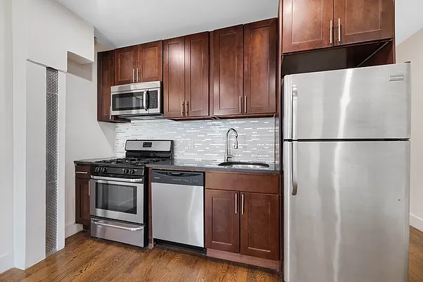 Rented by REAL New York | media 30