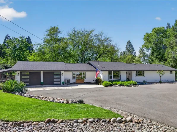 2050 Magnolia Ave, Medford, OR 97501