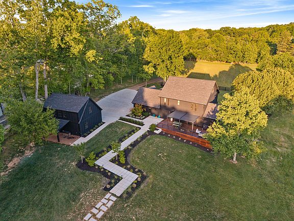 5th image of 2031 Maple Ln
