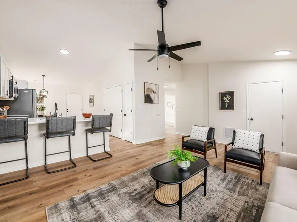 2977 Ironstone Dr, Columbus, OH 43231