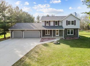 5199 Juniper Ln, West Bend, WI 53095