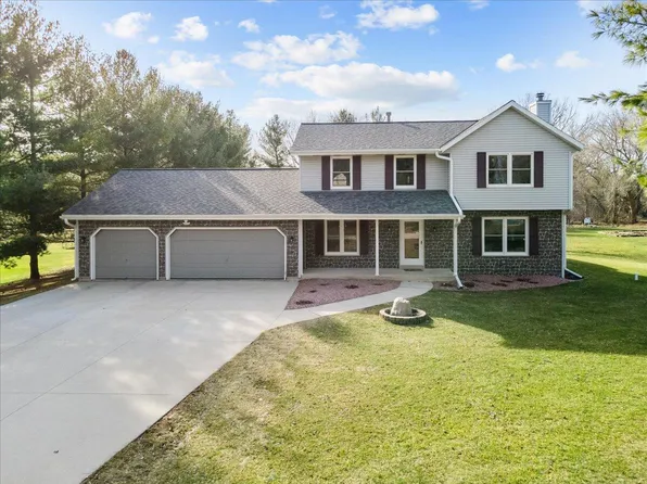 5199 Juniper LANE, West Bend, WI 53095