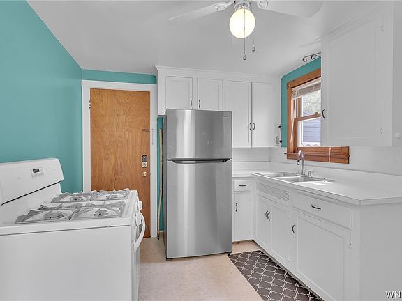 5th image of 152 Pullman Ave