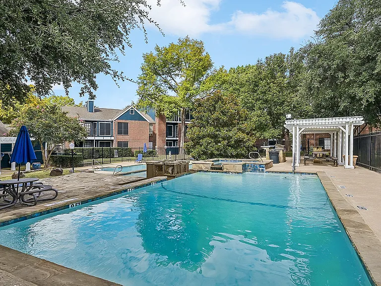 Eastgrove Apartments