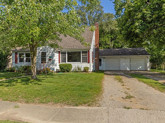 3rd image of 415 Hunt St SE
