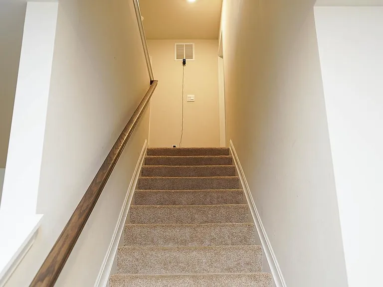 1712 Severn St — Photo 32