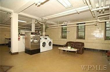 5th image of 1 Broad Pkwy APT 3N