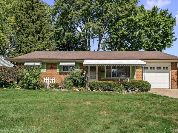 11283 Plumridge Blvd, Sterling Heights, MI 48313