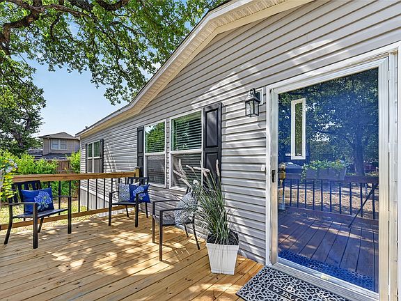3rd image of 451 Shady Oaks Ln