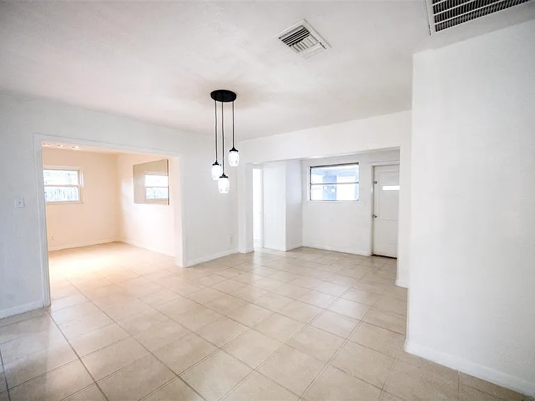 2317 Harris St — Photo 25