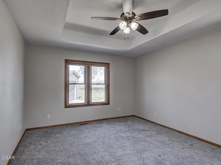 222 W Briarbrook Ln — Photo 6