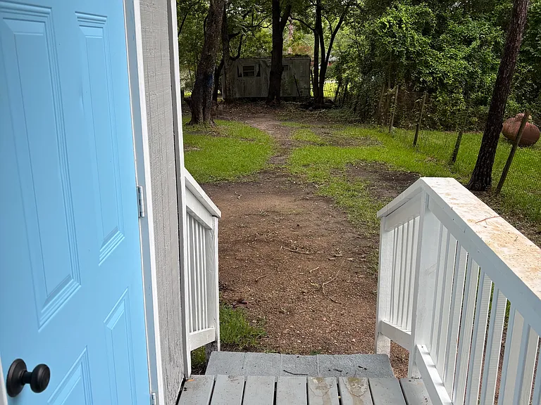 510 Alexander St — Photo 9