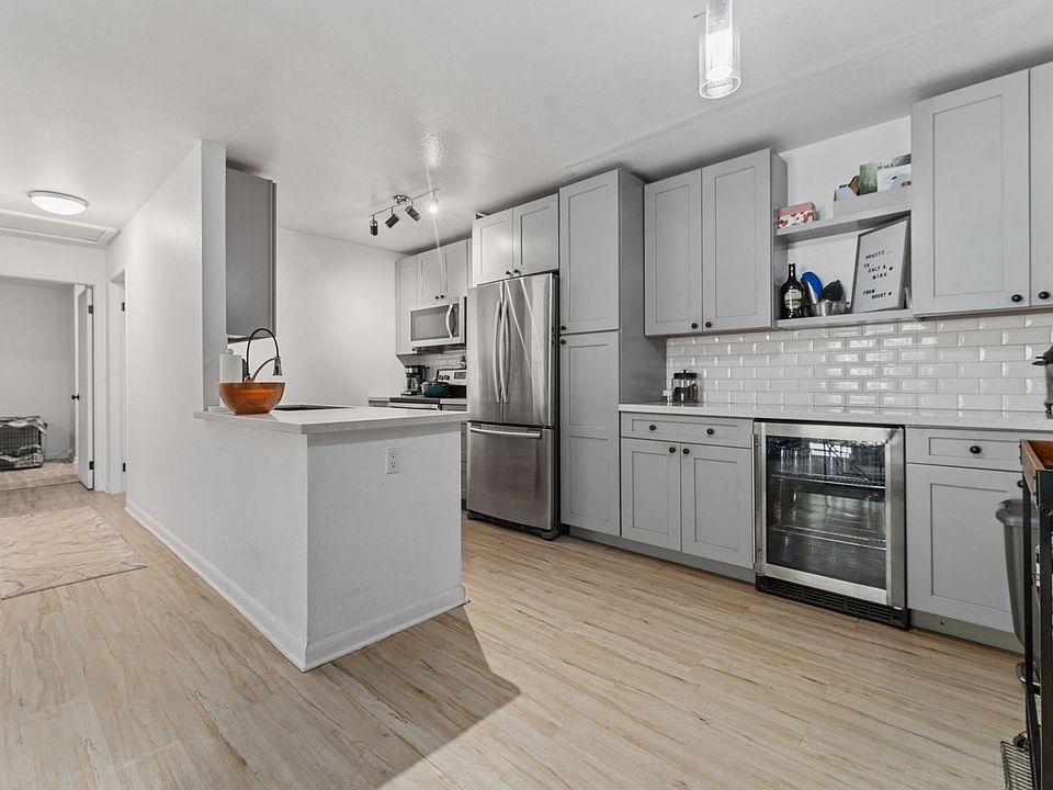 1st image of 140 Uwapo Rd APT 1-204