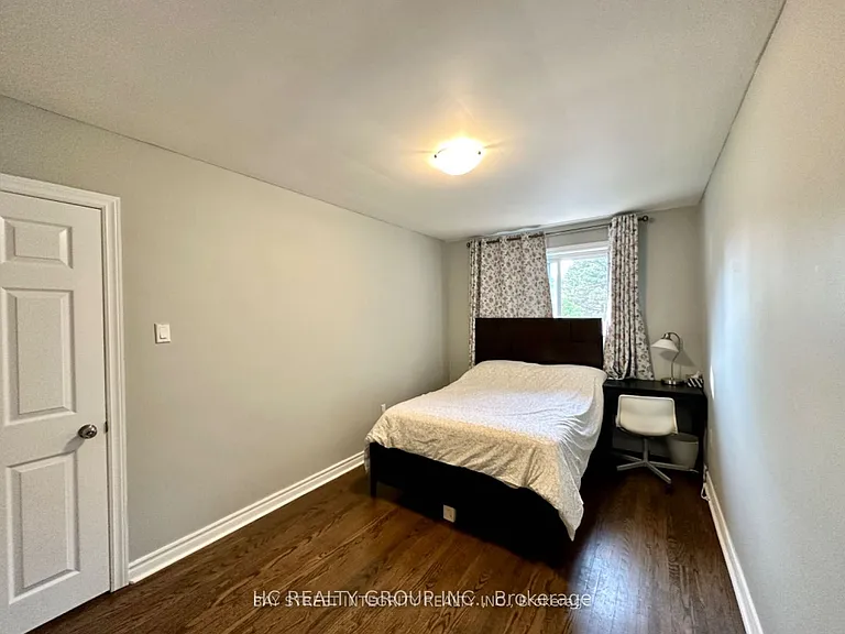 35 Lailey Cres — Photo 10