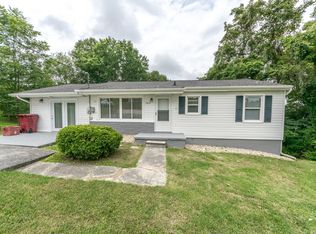 1317 W Lynwood Cir, Johnson City, TN 37604