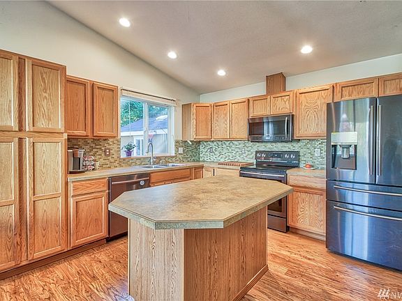 4th image of 1184 Bowen Way E