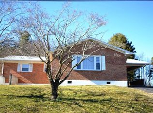 173 Gilland Ln, Max Meadows, VA 24360