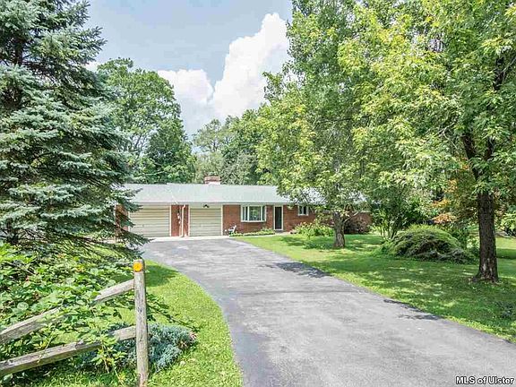 2nd image of 1 Pine Tree Dr