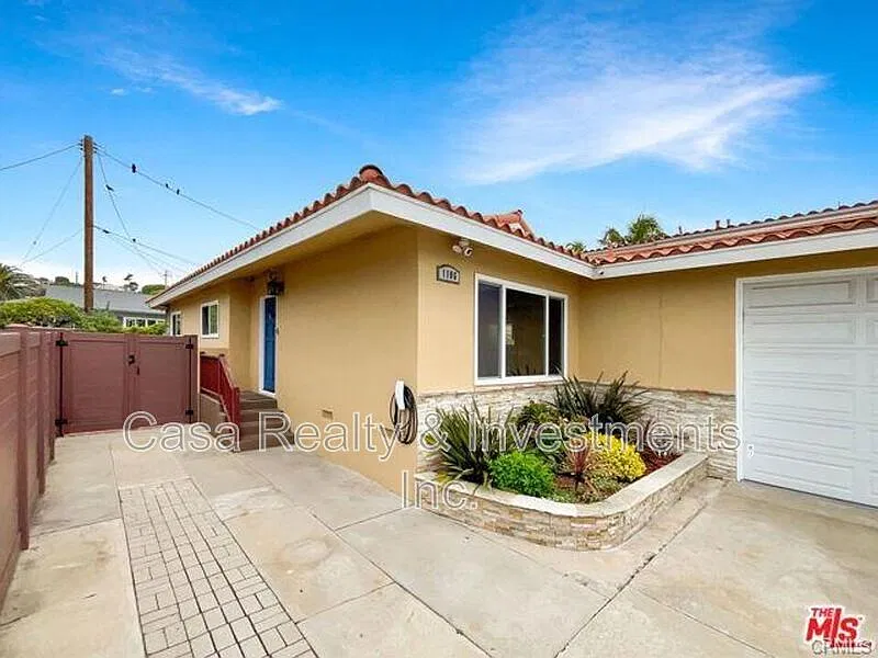 1106 W Paseo Del Mar