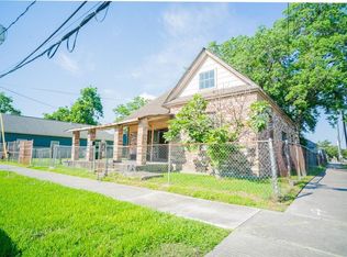 2121 Everett St, Houston, TX 77009