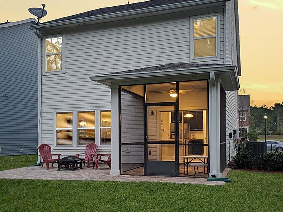 2nd image of 82 Silver Creek Pl