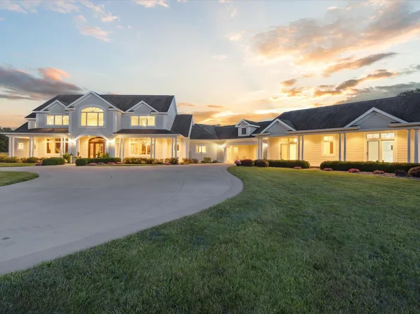 2122 Grange Rd, Buchanan, MI 49107