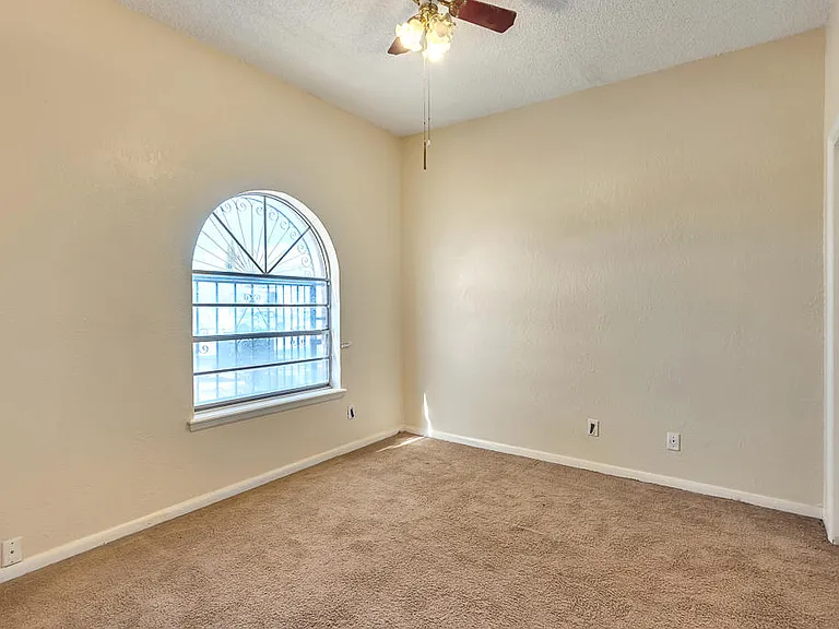 301 Los Nietos Ct — Photo 21