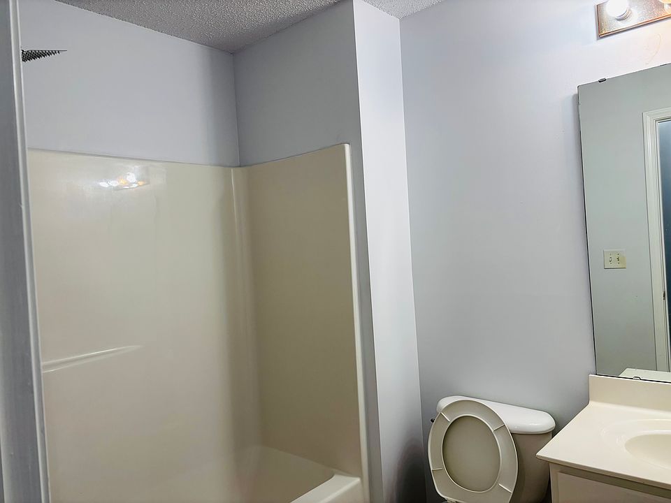 1st image of 9511 Brackenview Ct #11