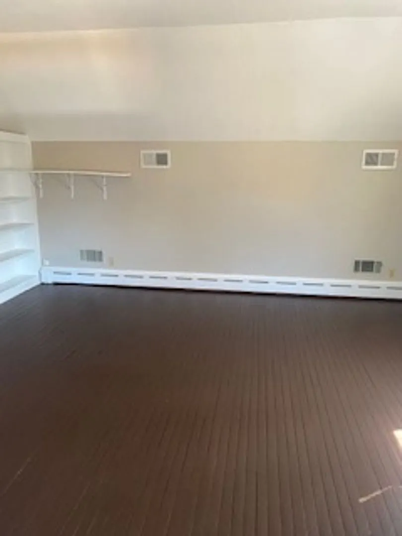 304 Nicholson Street — Photo 3