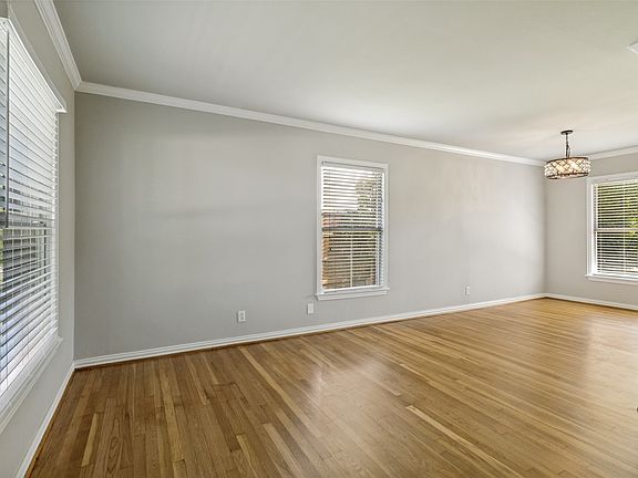 4th image of 558 Kirkwood Dr