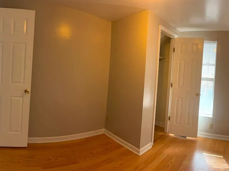 130 Robinson Aly #A — Photo 7