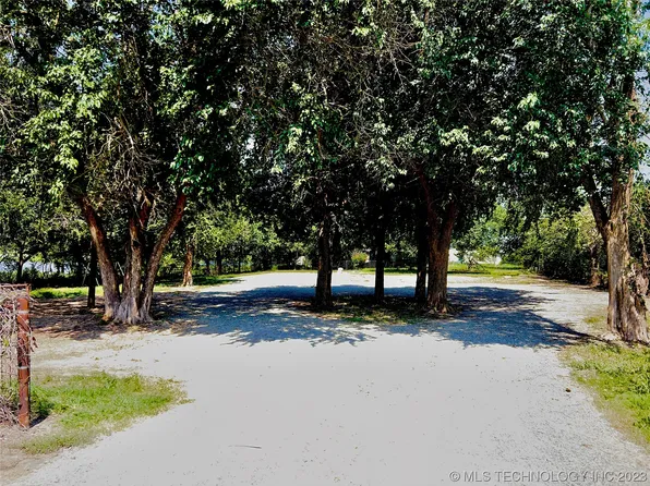 2911 W 14th St, Sulphur, OK 73086