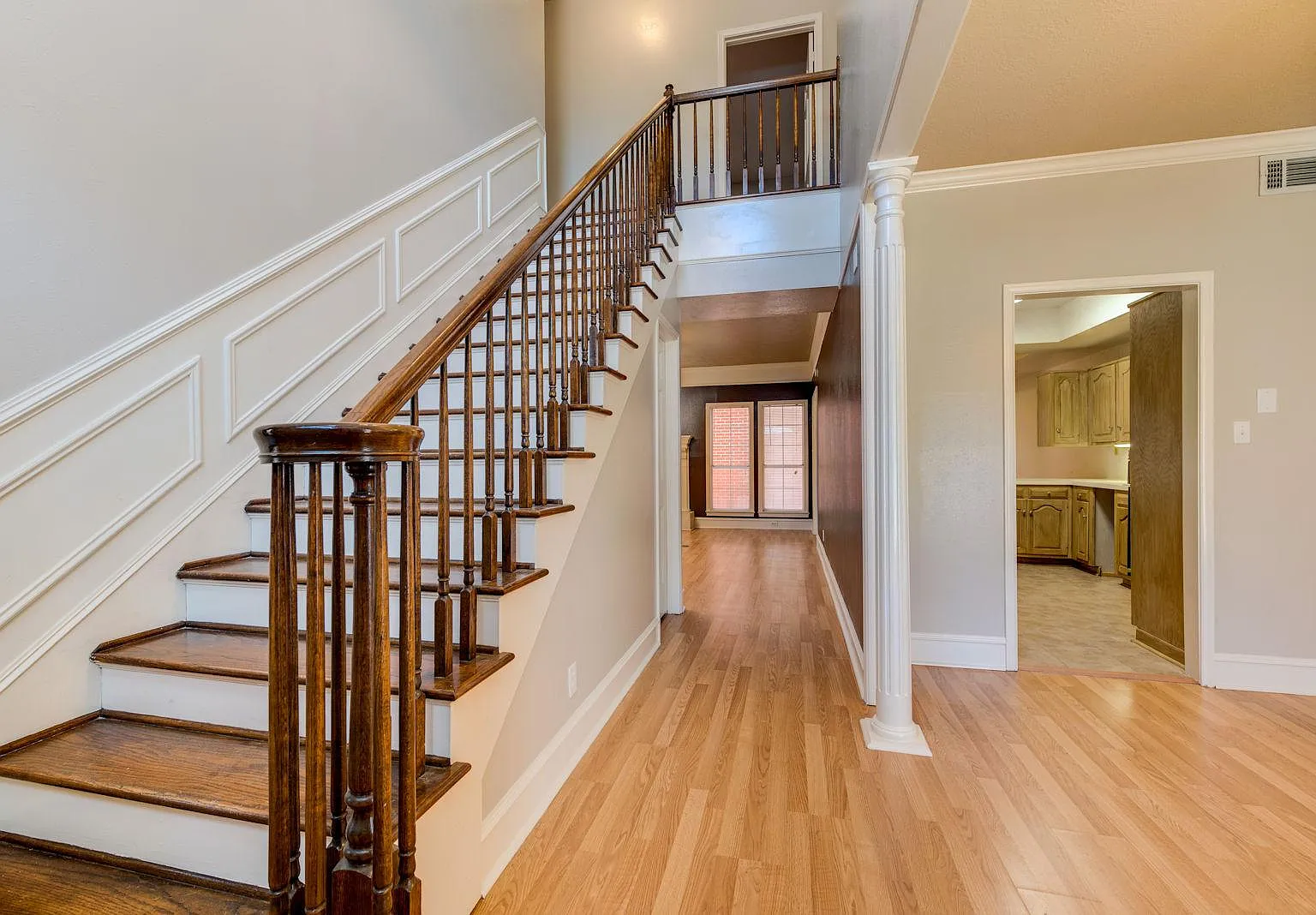 3 bed, 2.5 bath, 2400 sqft, $1,700 — Photo 1
