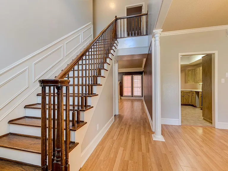 4400 Carter Creek Pkwy #302 — Photo 2