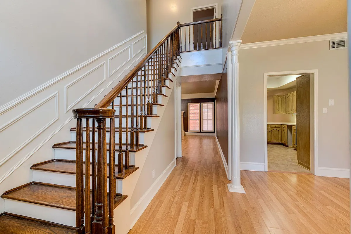 Building Photo - 4400 Carter Creek Pkwy #302