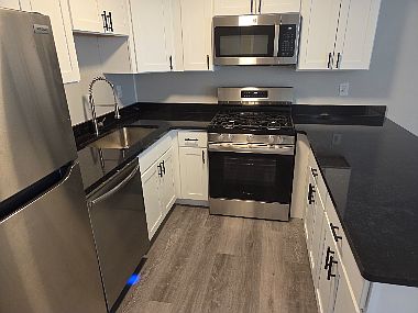 2nd image of 34711 Jefferson Ave #5