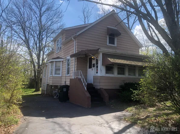 151 La Guardia Ave, Iselin, NJ 08830